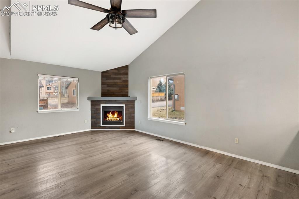 Image 10 of 36: Living Room