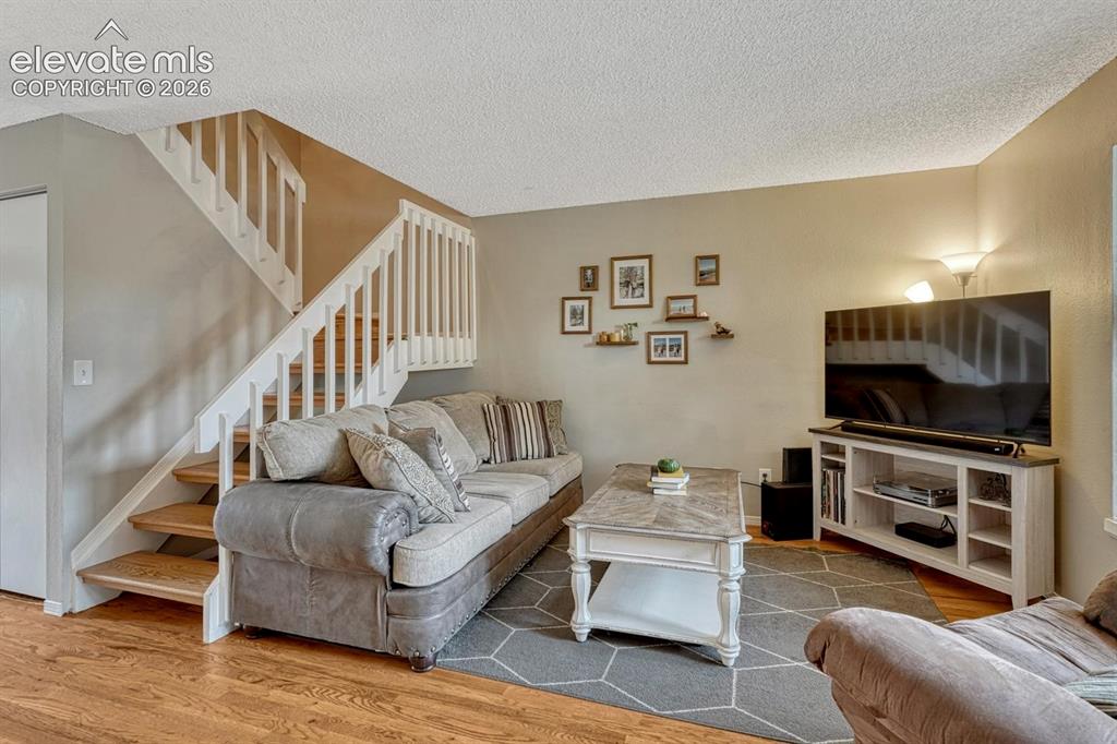 Image 10 of 50: Living Room