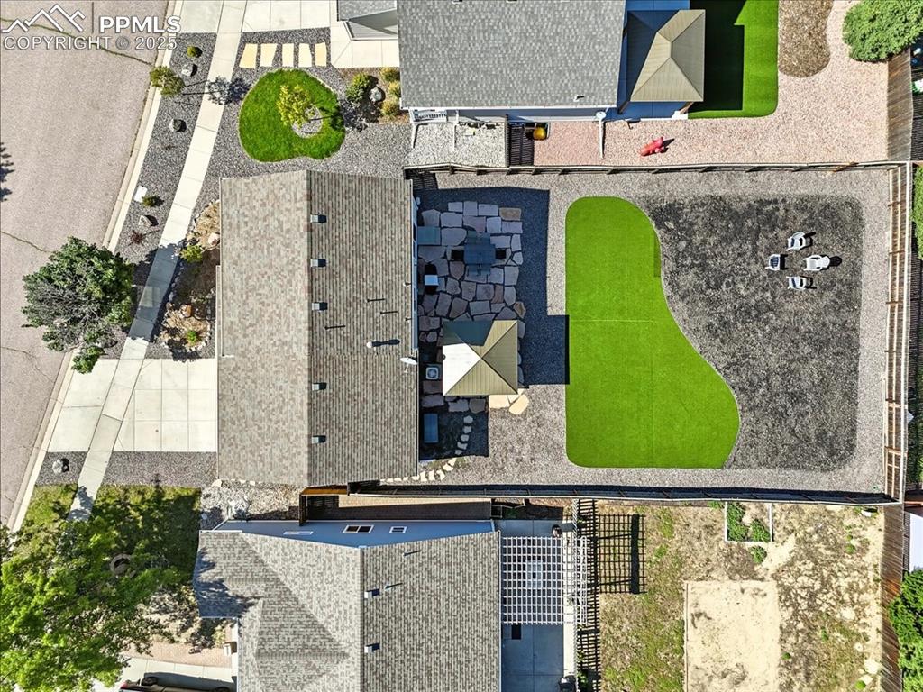 Image 33 of 33: Drone / aerial view