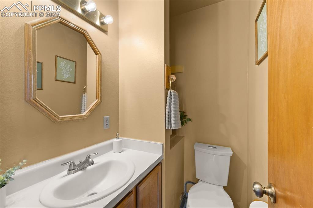 Image 20 of 49: Bathroom