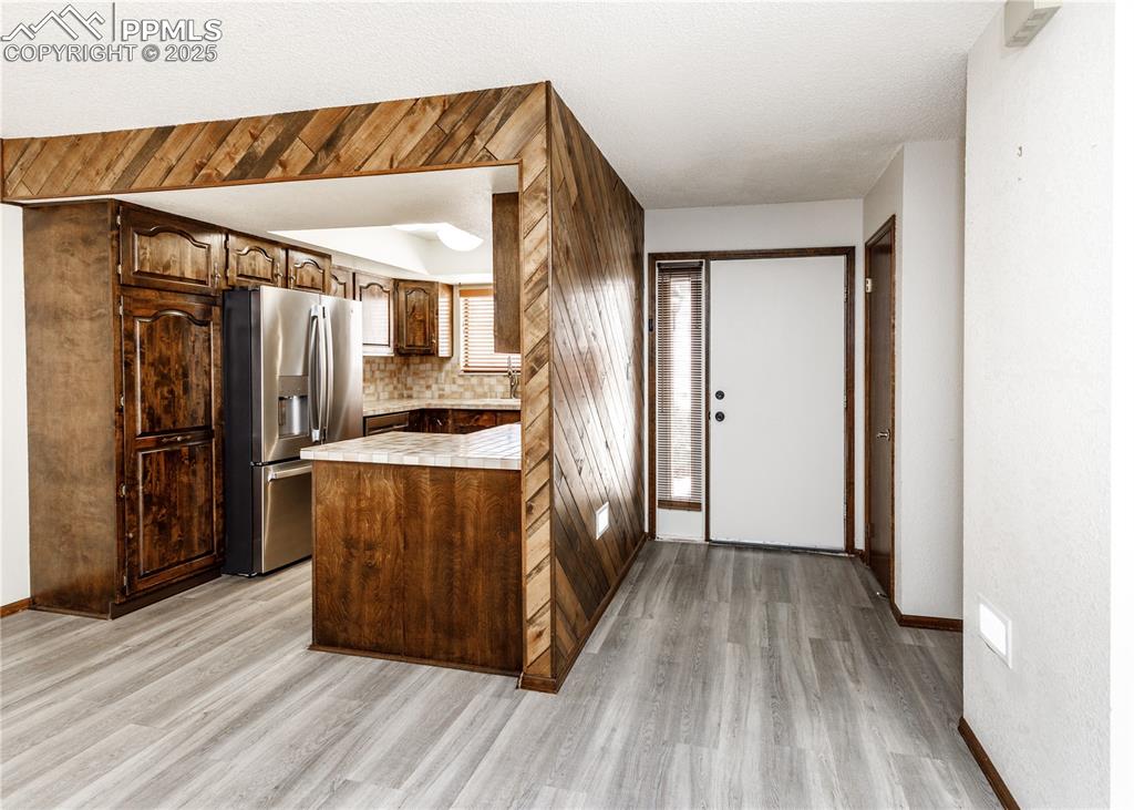 Image 2 of 25: Kitchen
