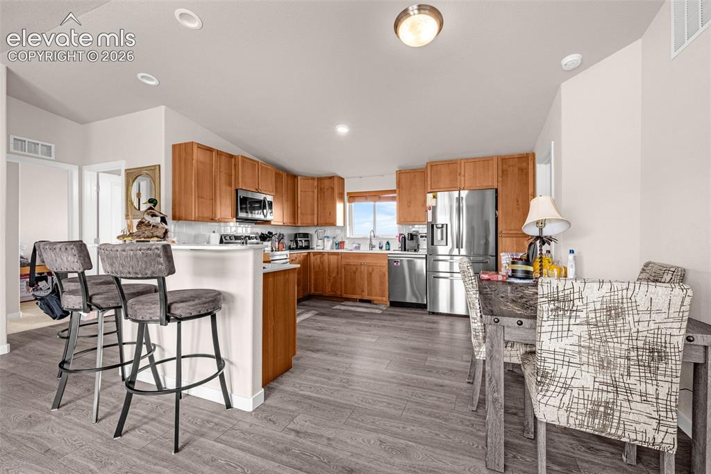 Image 17 of 35: Kitchen