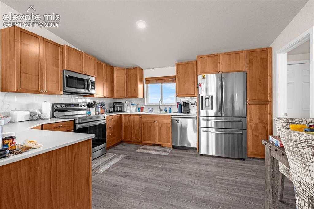 Image 18 of 35: Kitchen