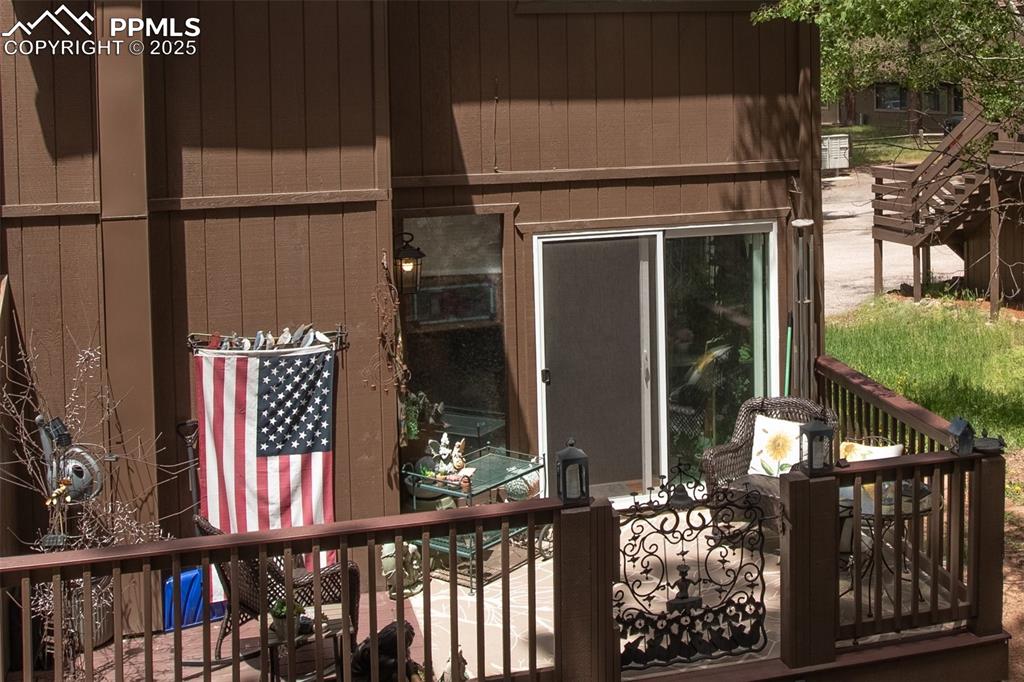 Image 29 of 30: Deck