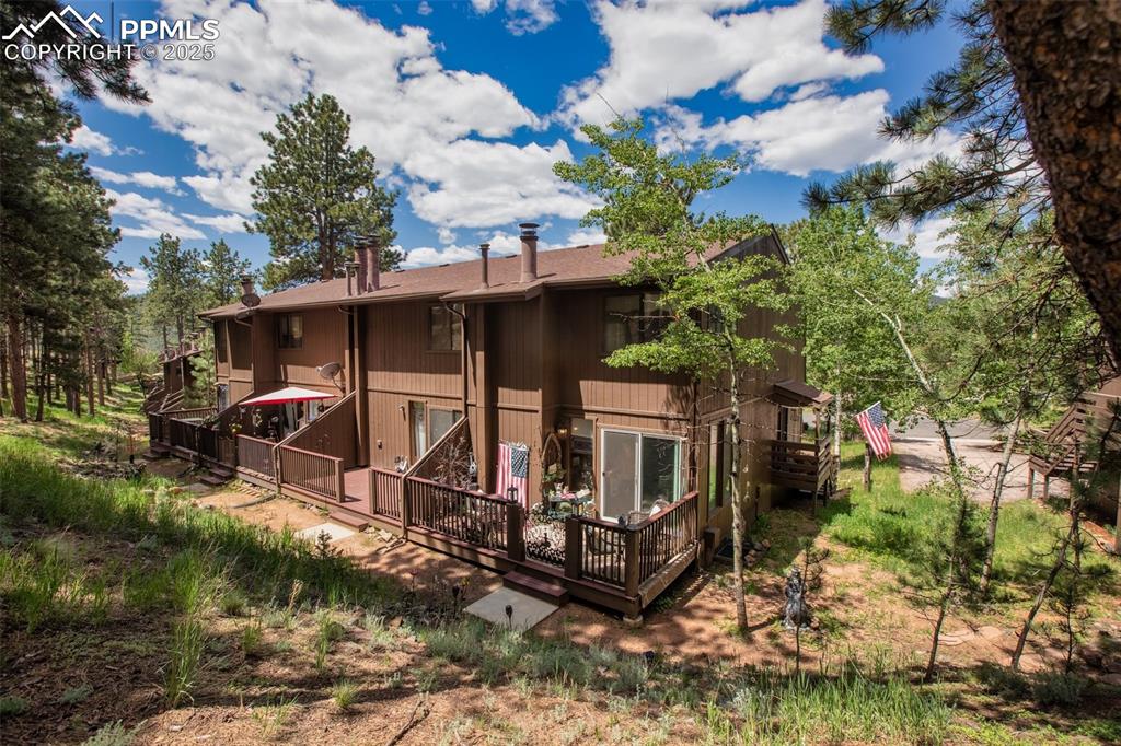 Image 4 of 30: Back of Structure