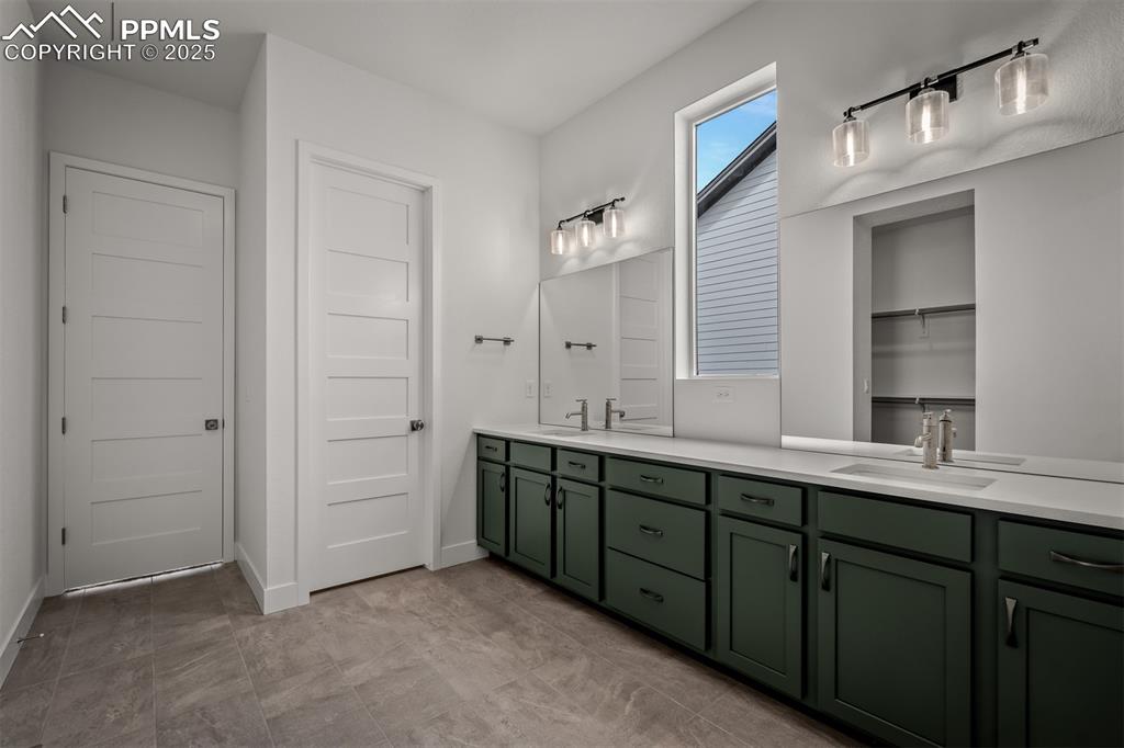 Image 20 of 34: Master Bathroom