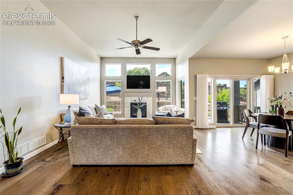 Image 10 of 48: Great Room