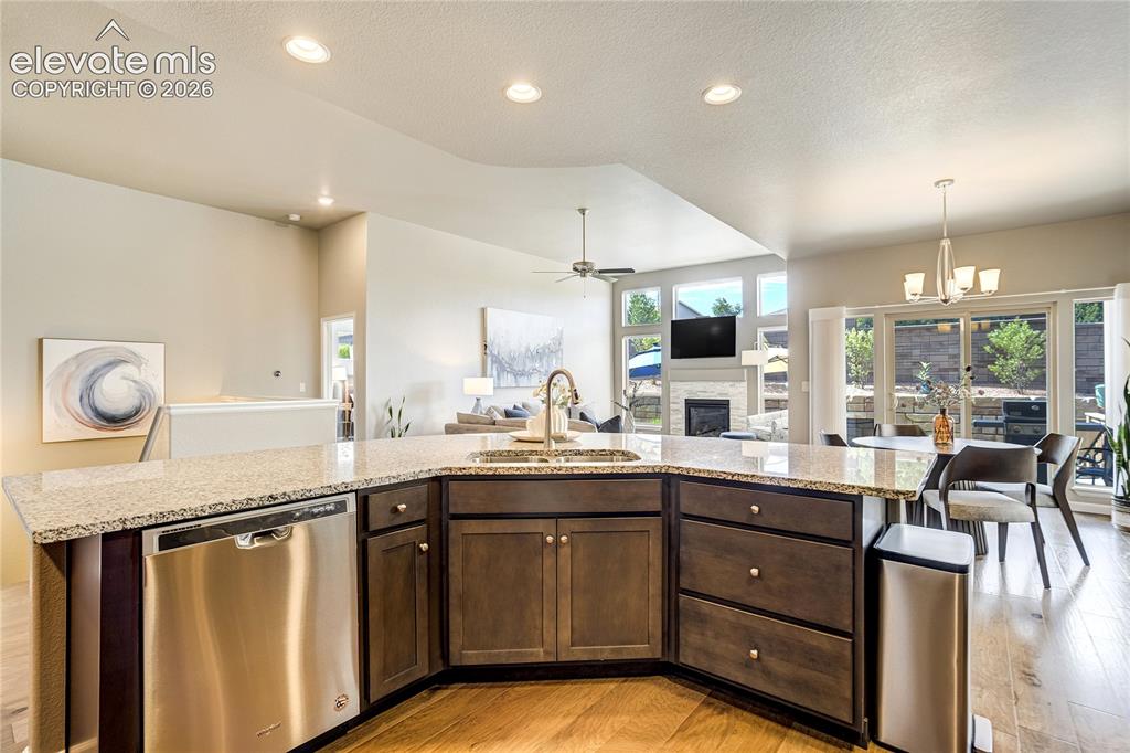 Image 20 of 48: Kitchen