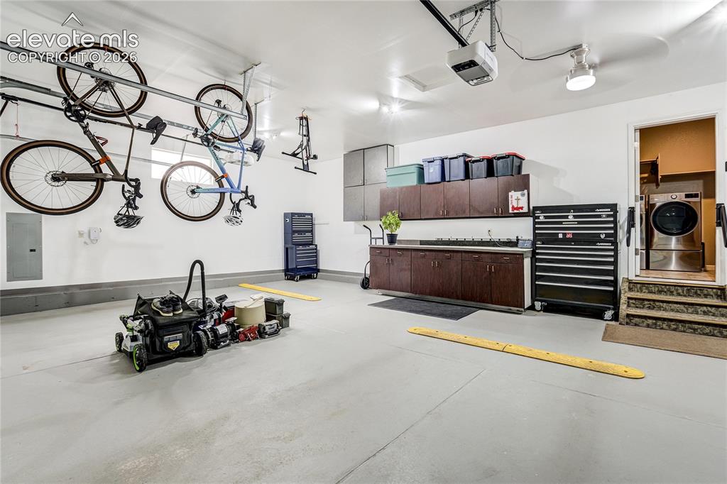 Image 44 of 48: Coated floors and generous dimensions create a clean, functional workspace.