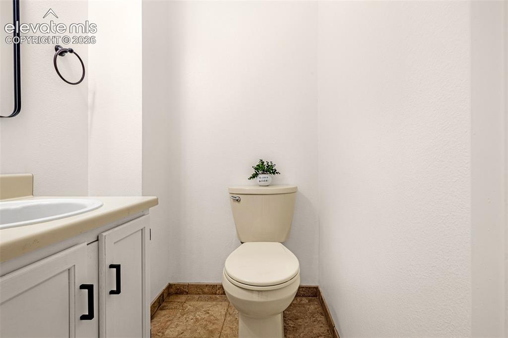 Image 12 of 32: Bathroom