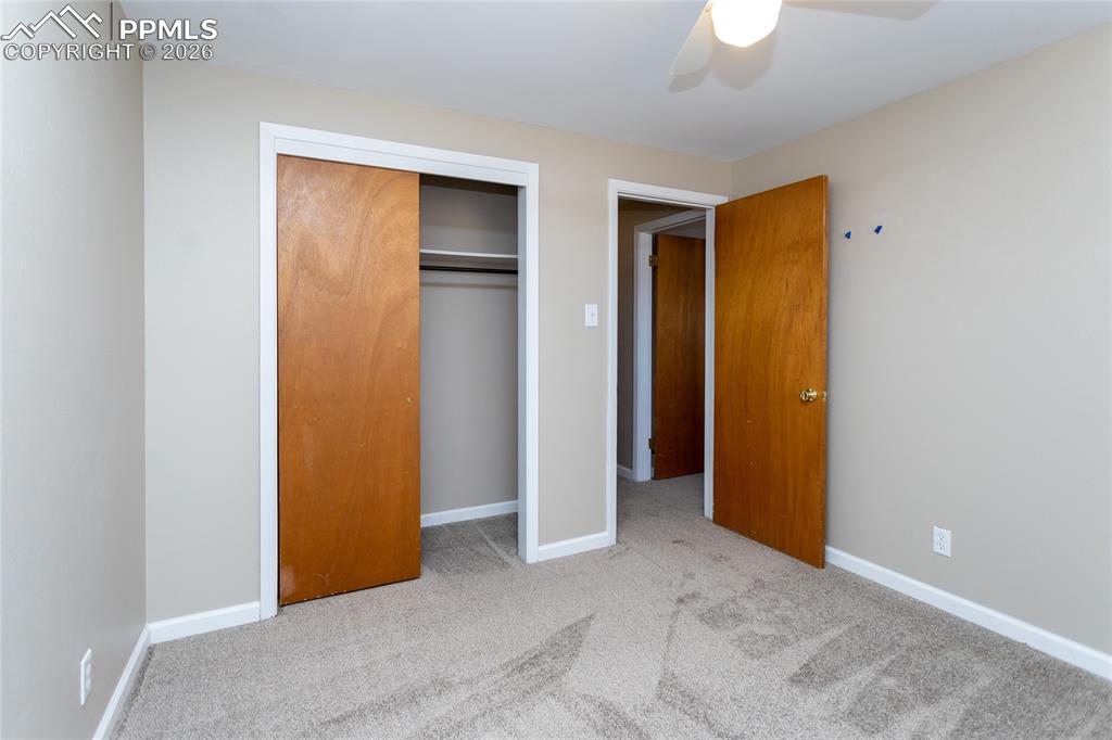 Image 26 of 50: Bedroom