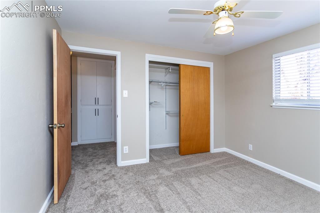 Image 29 of 50: Bedroom