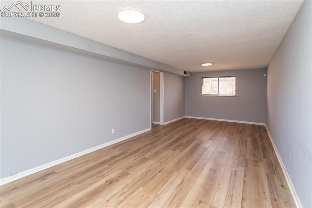 Image 36 of 50: Family Room