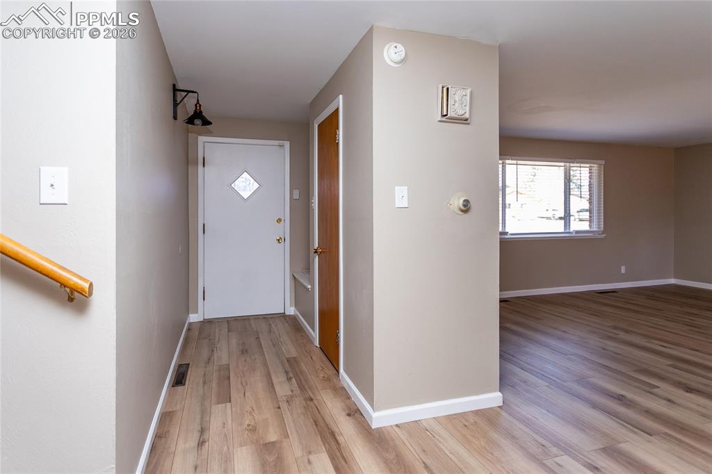 Image 4 of 50: Entry