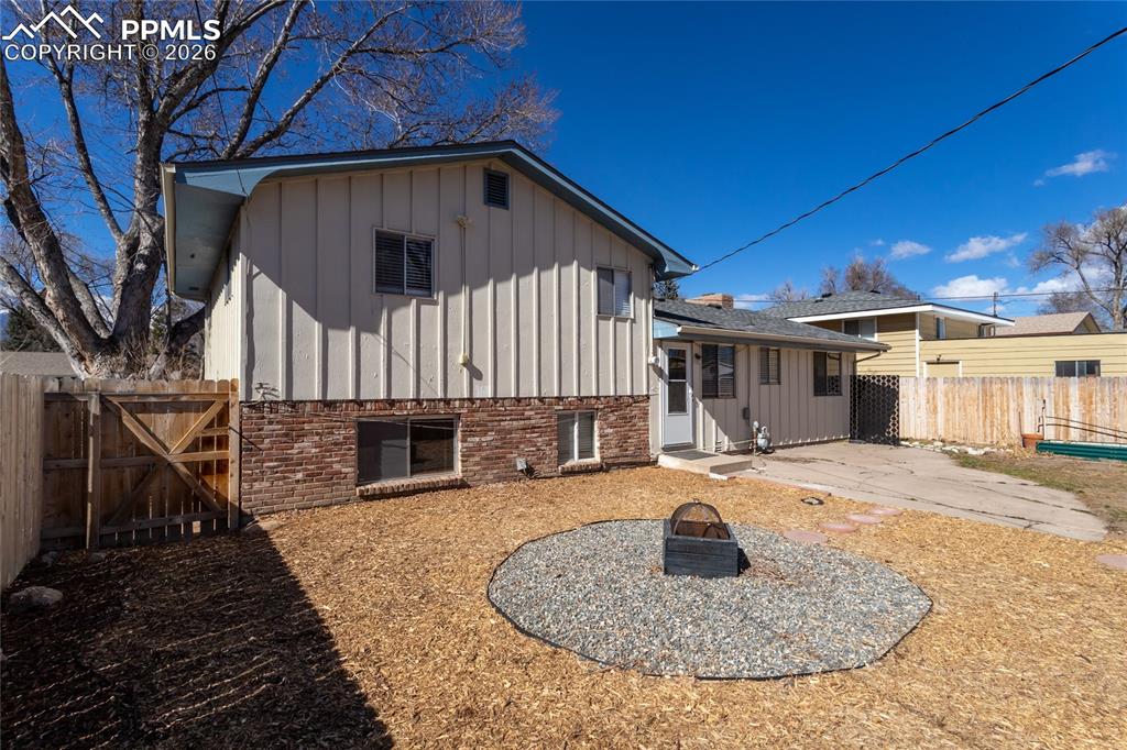 Image 44 of 50: Back of Structure