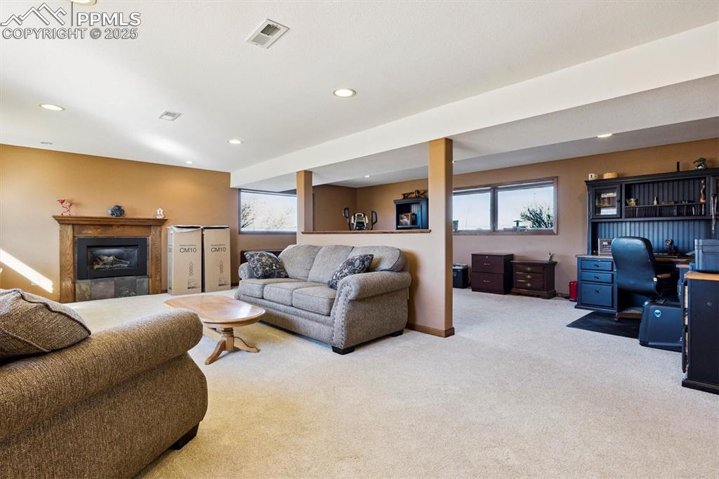 Image 23 of 47: Living Room