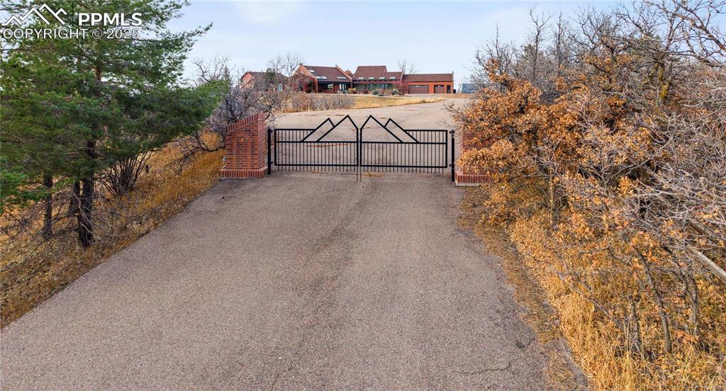 Image 3 of 47: Fence