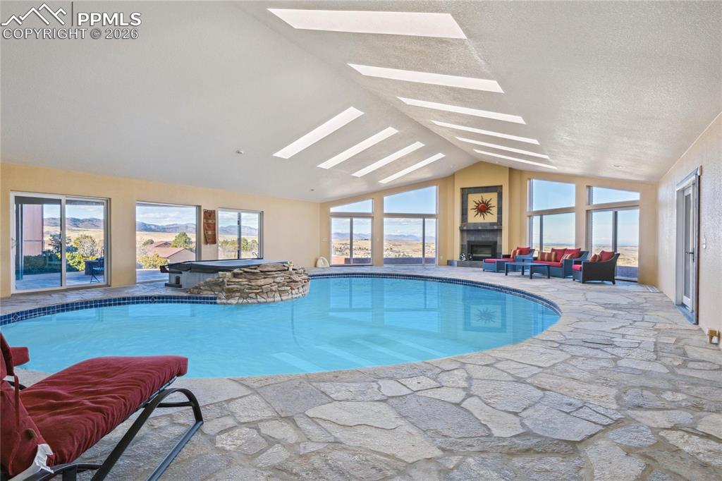 Image 39 of 47: Pool