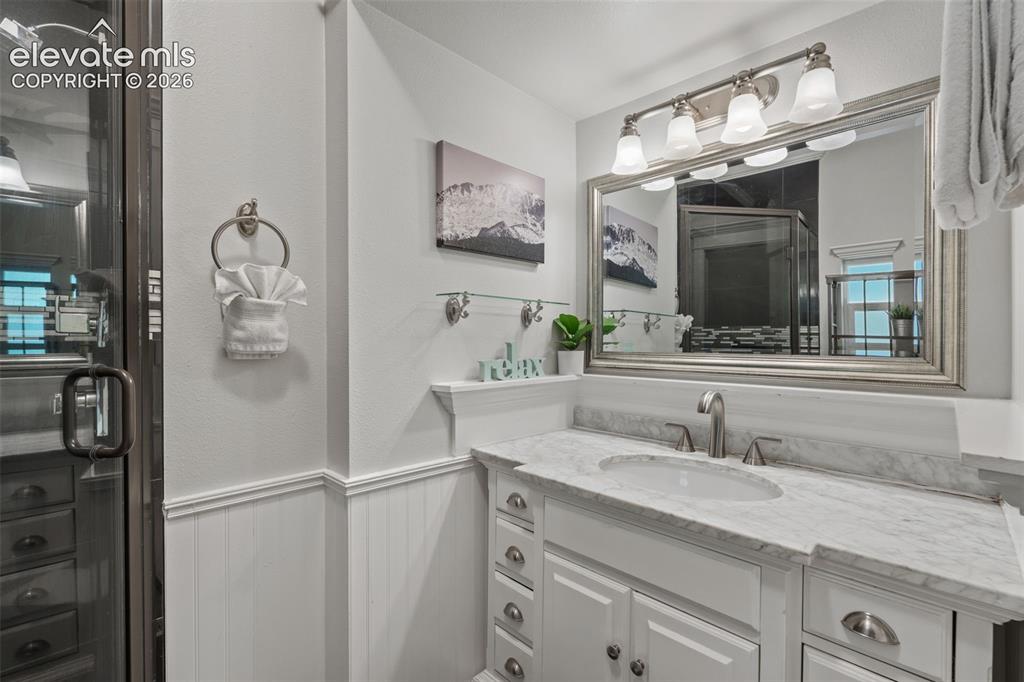 Image 15 of 39: Bathroom