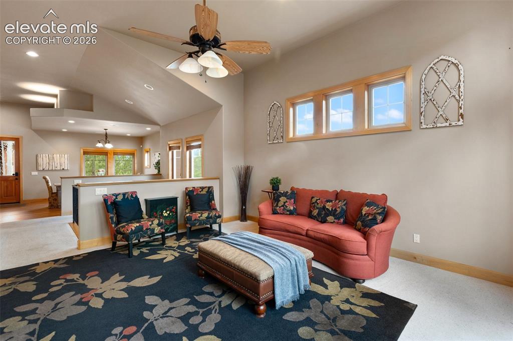 Image 8 of 50: Living Room