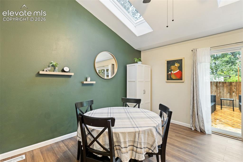 Image 11 of 34: Dining Area