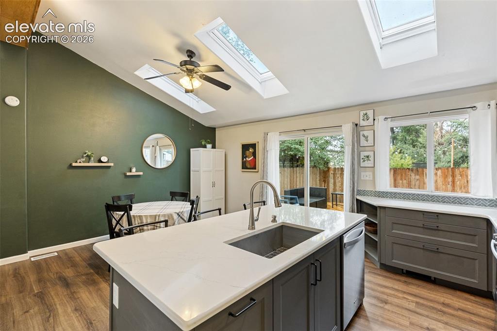 Image 9 of 34: Kitchen