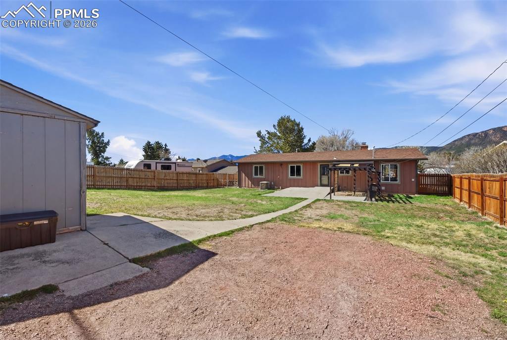 Image 23 of 27: Back of Structure