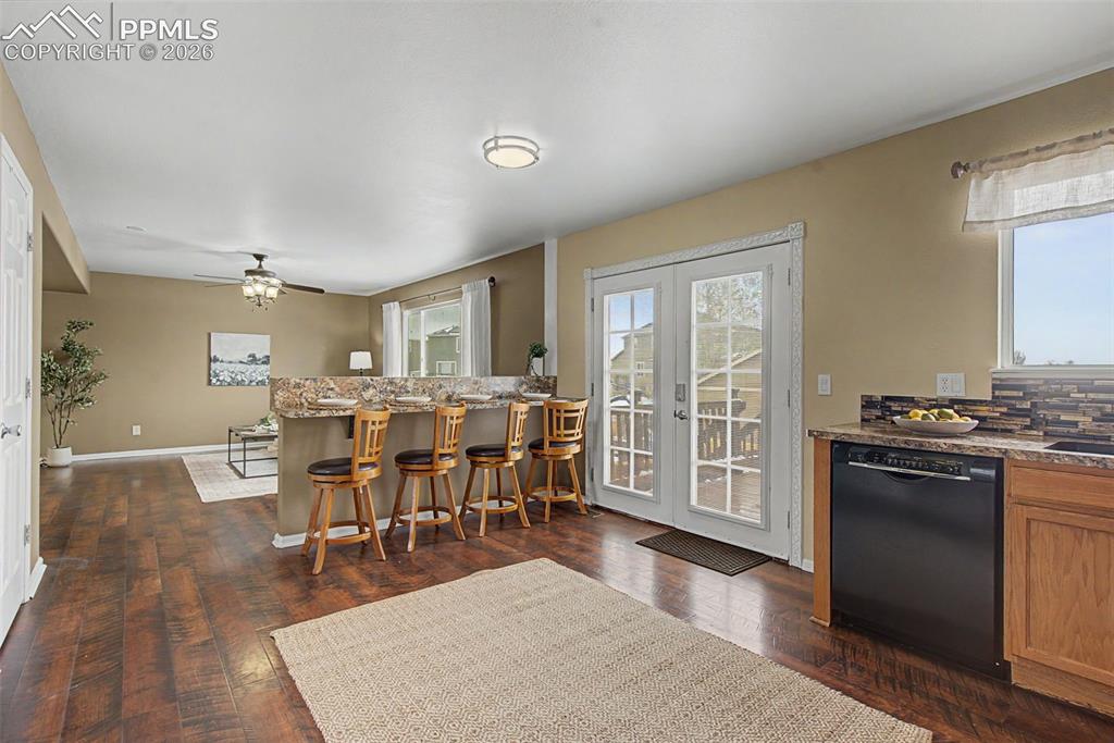 Image 12 of 49: Kitchen