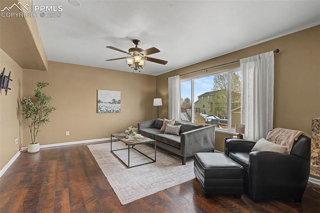 Image 16 of 49: Living Room