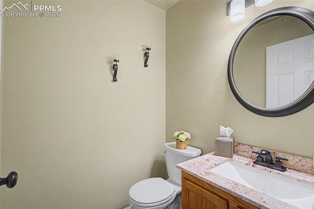 Image 18 of 49: Bathroom