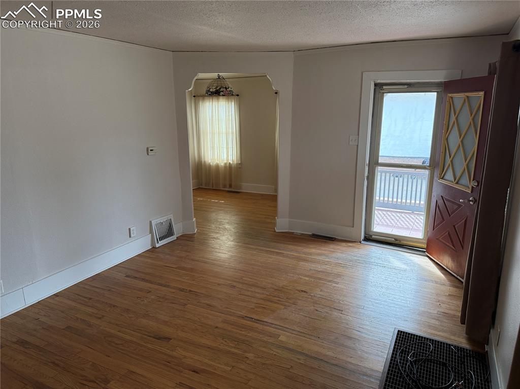 Image 3 of 15: Living Room