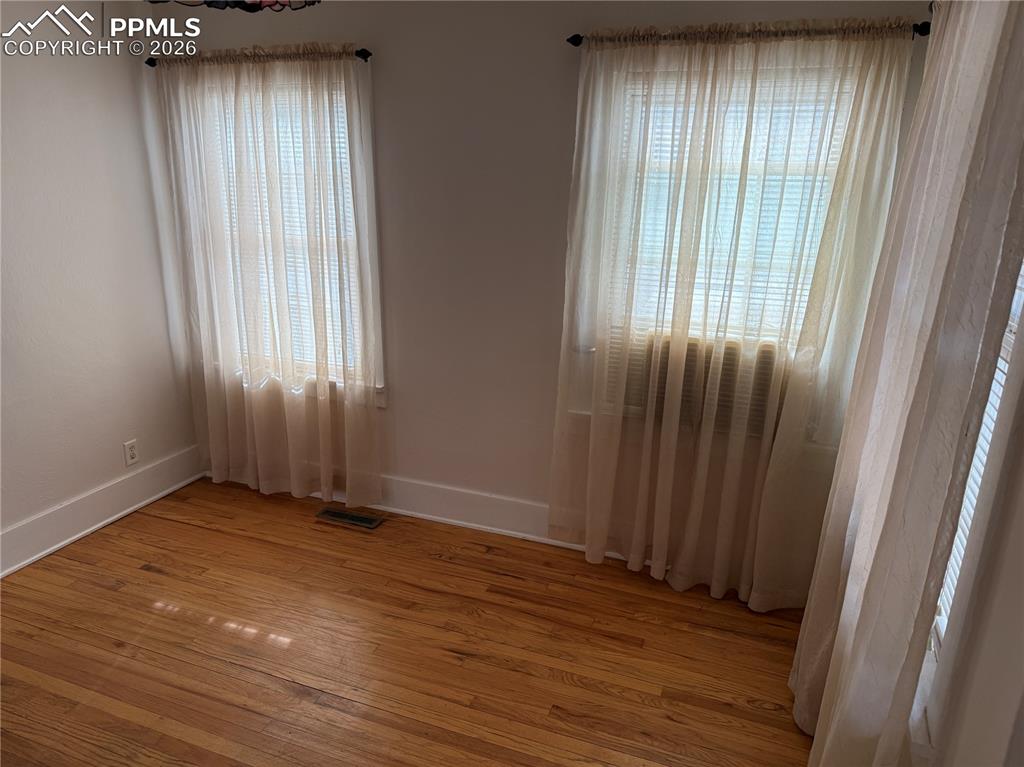 Image 8 of 15: Dining Room