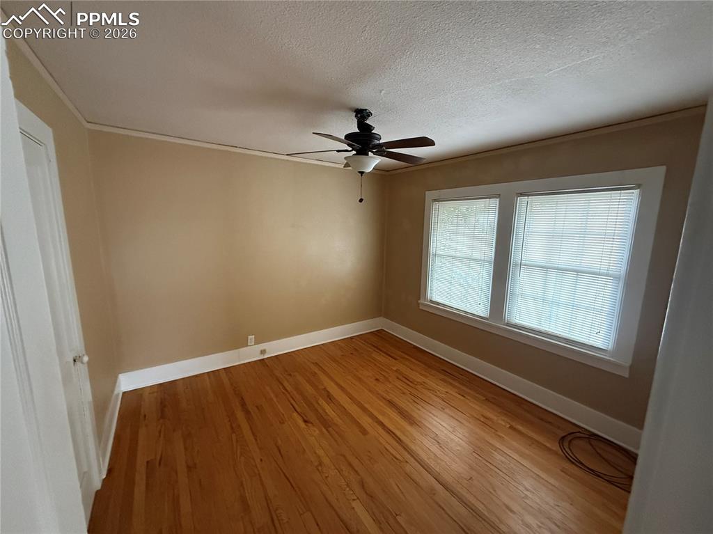 Image 9 of 15: Bedroom