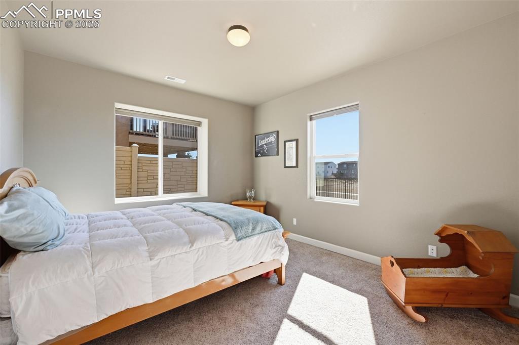 Image 20 of 31: Bedroom