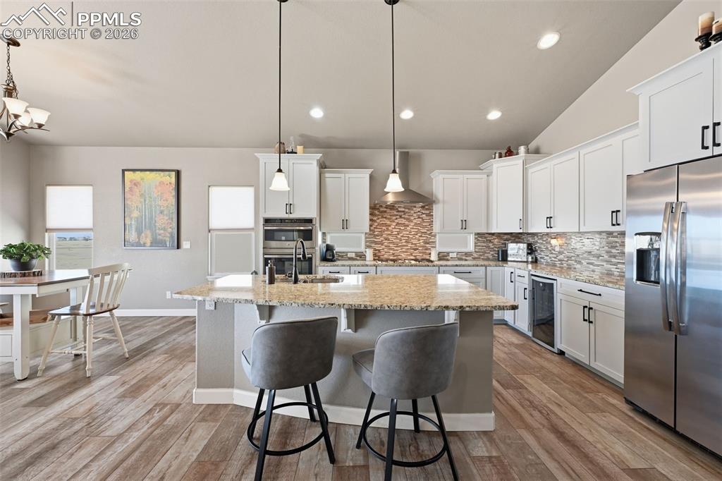 Image 4 of 31: Kitchen