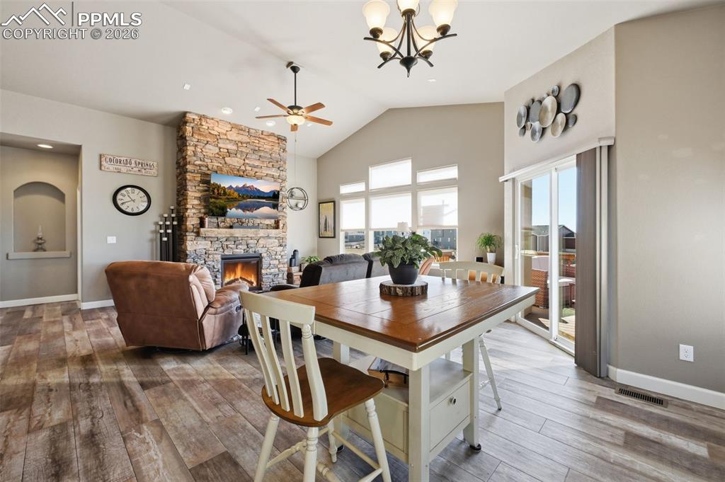 Image 8 of 31: Dining Area