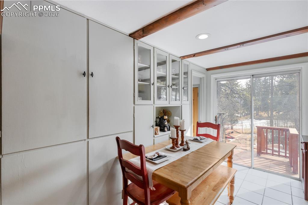 Image 13 of 42: Dining Area