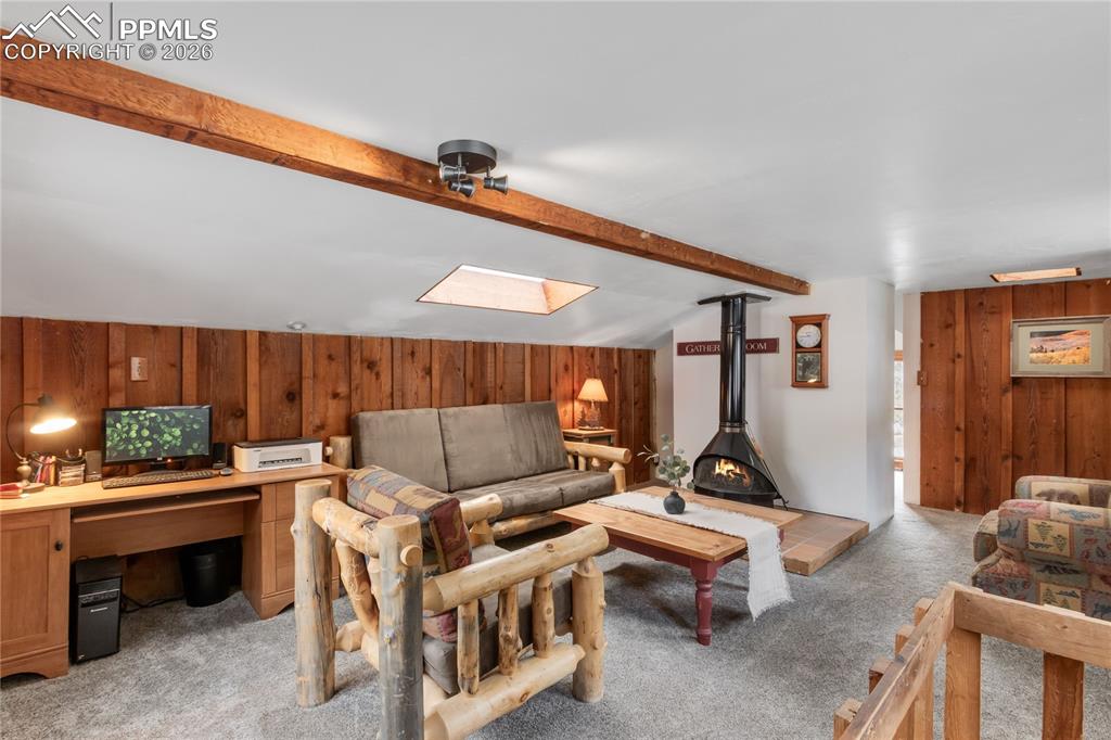 Image 26 of 42: Upstairs w/ walkout