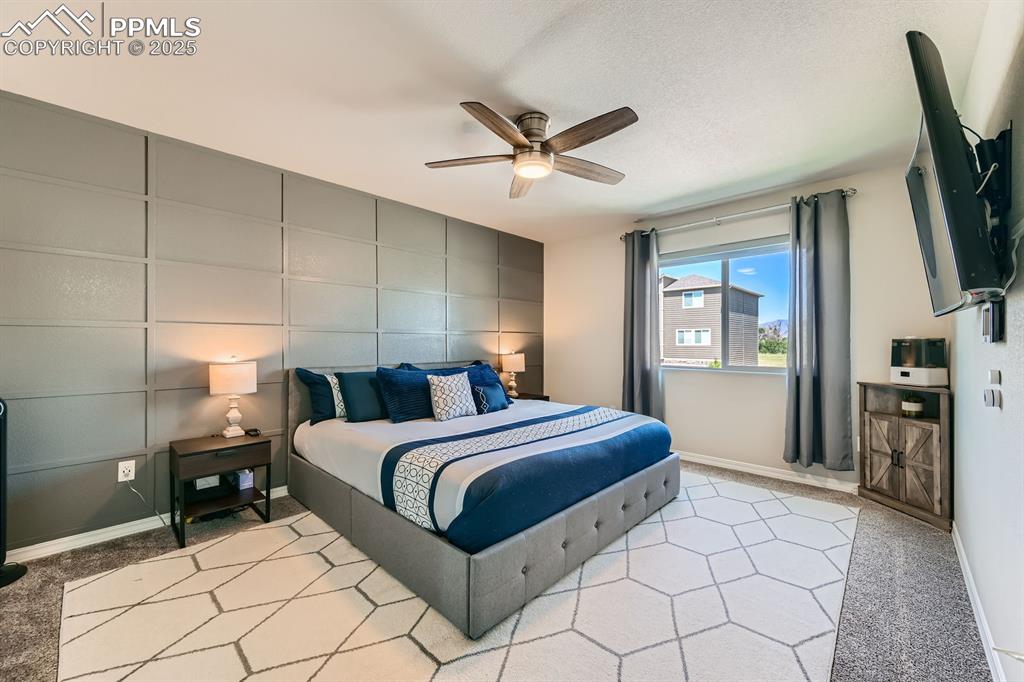 Image 12 of 27: Bedroom