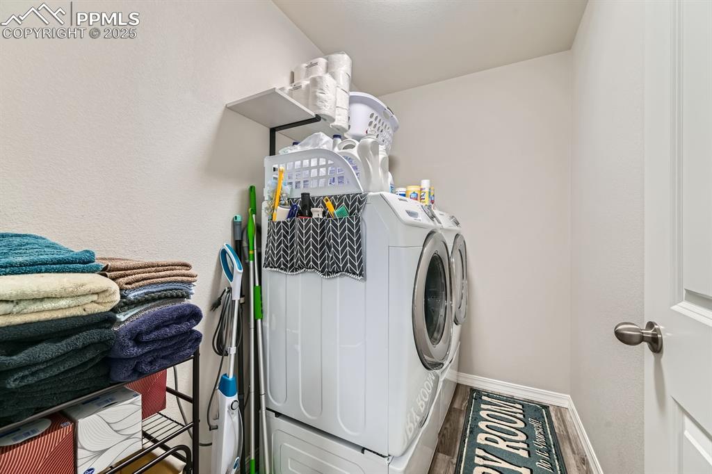 Image 22 of 27: Laundry
