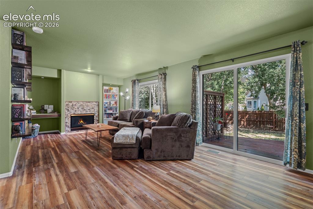 Image 14 of 34: Family Room