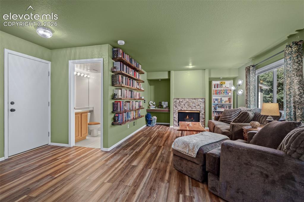 Image 19 of 34: Family Room