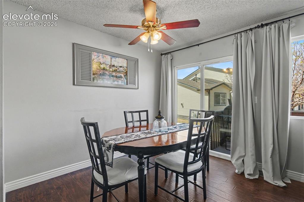 Image 12 of 31: Dining Area