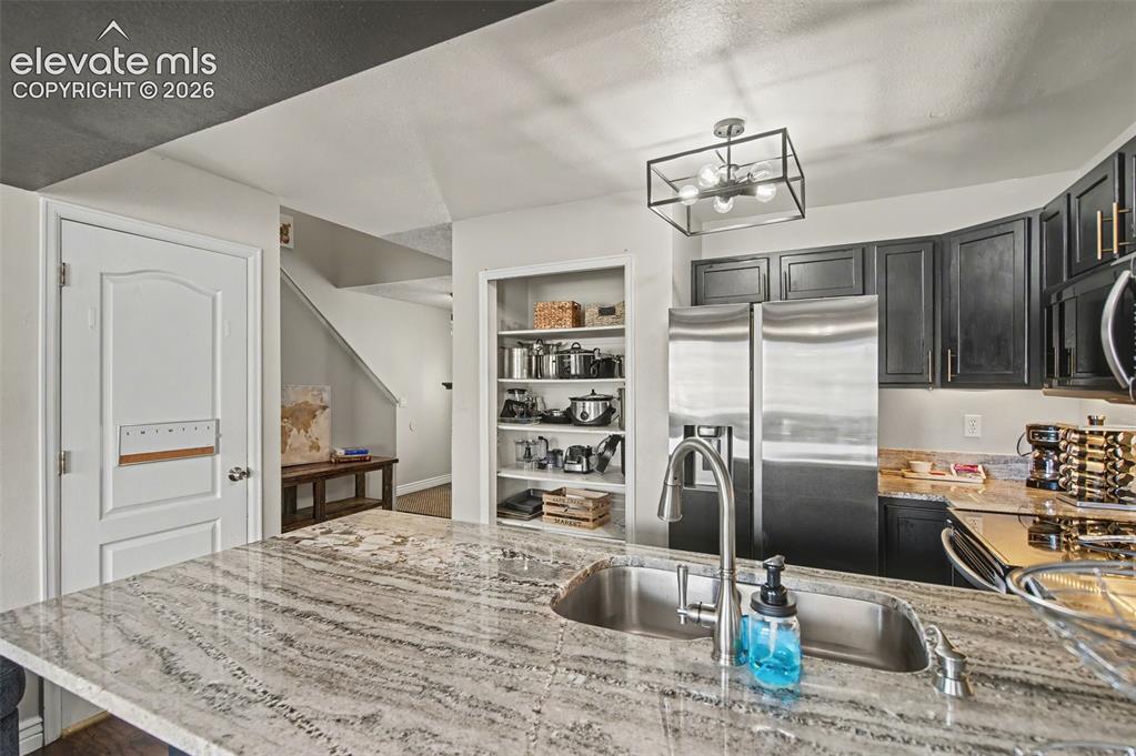 Image 5 of 31: Kitchen