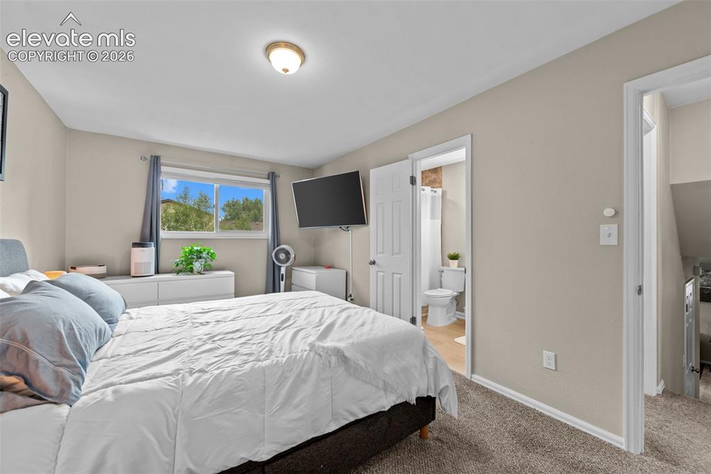 Image 12 of 30: Bedroom