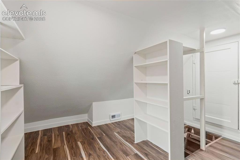 Image 11 of 41: Loft