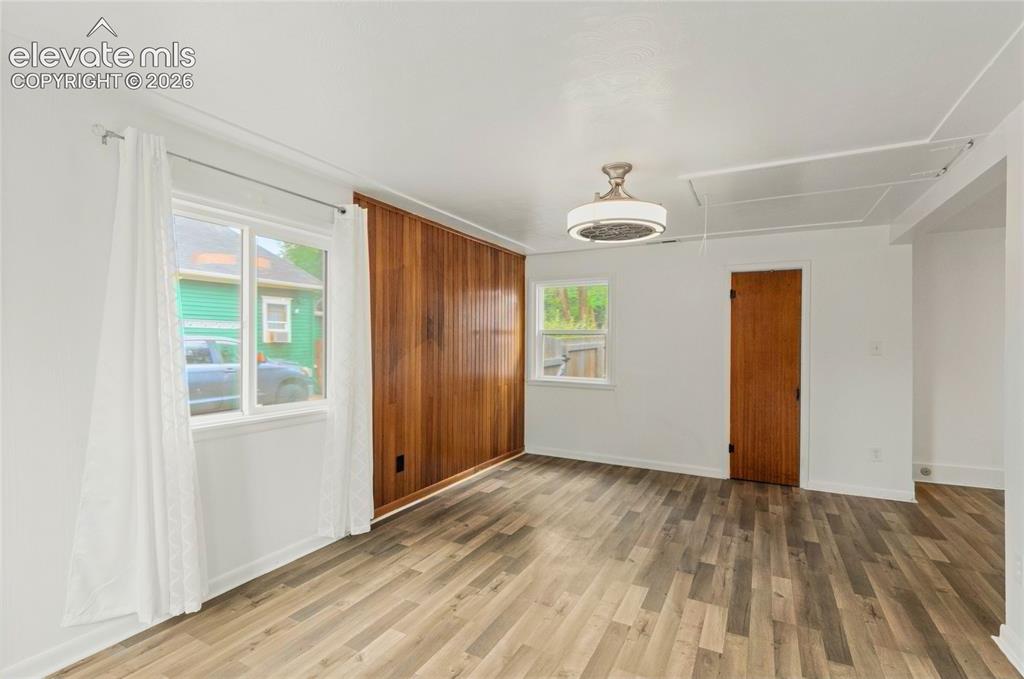 Image 14 of 41: Living Room