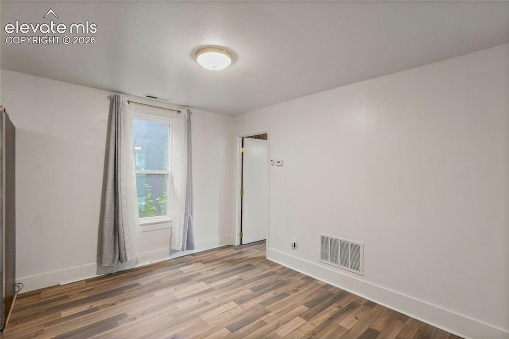 Image 19 of 41: Dining Area