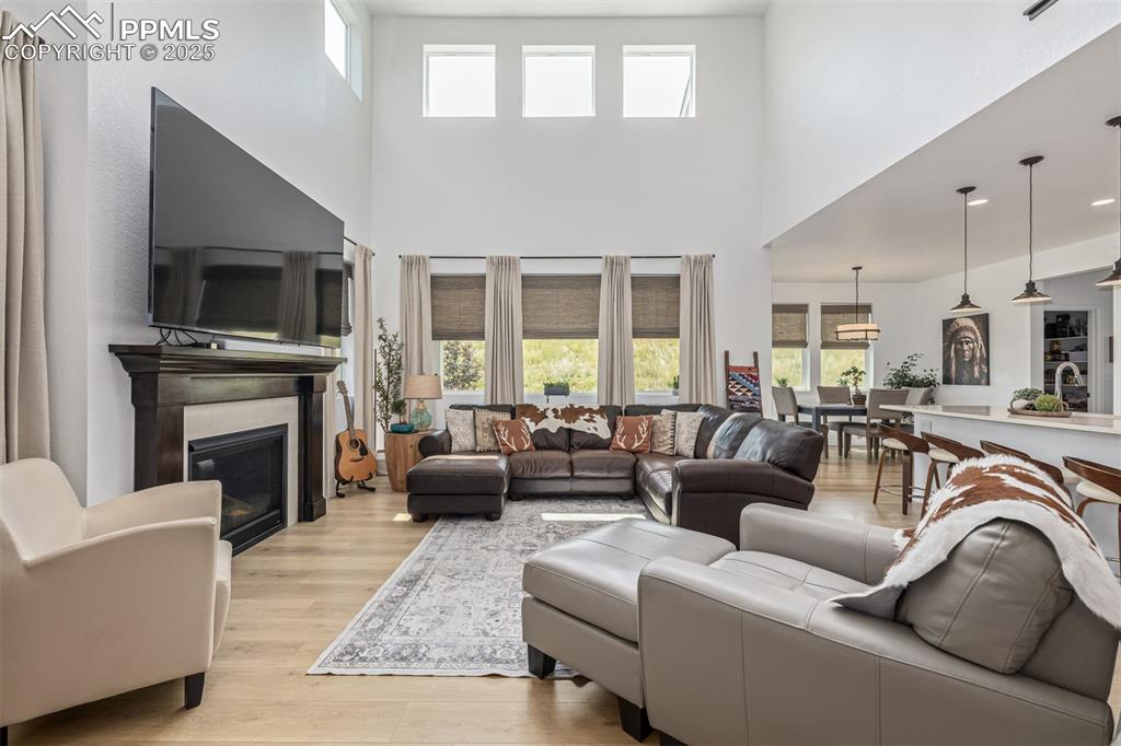 Image 11 of 50: Living Room