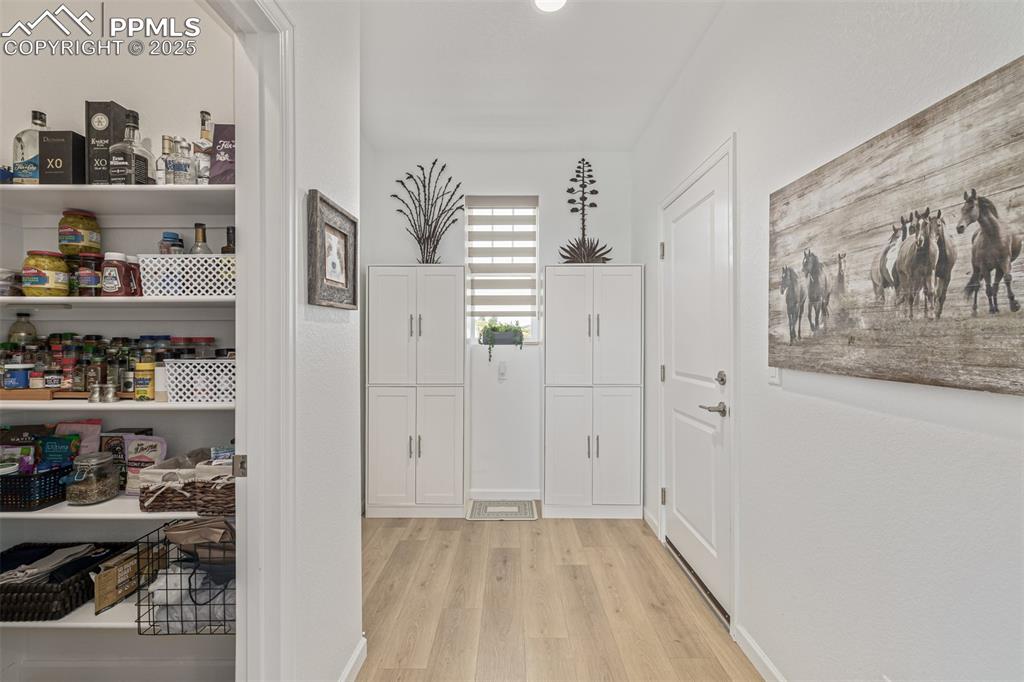 Image 20 of 50: Entry